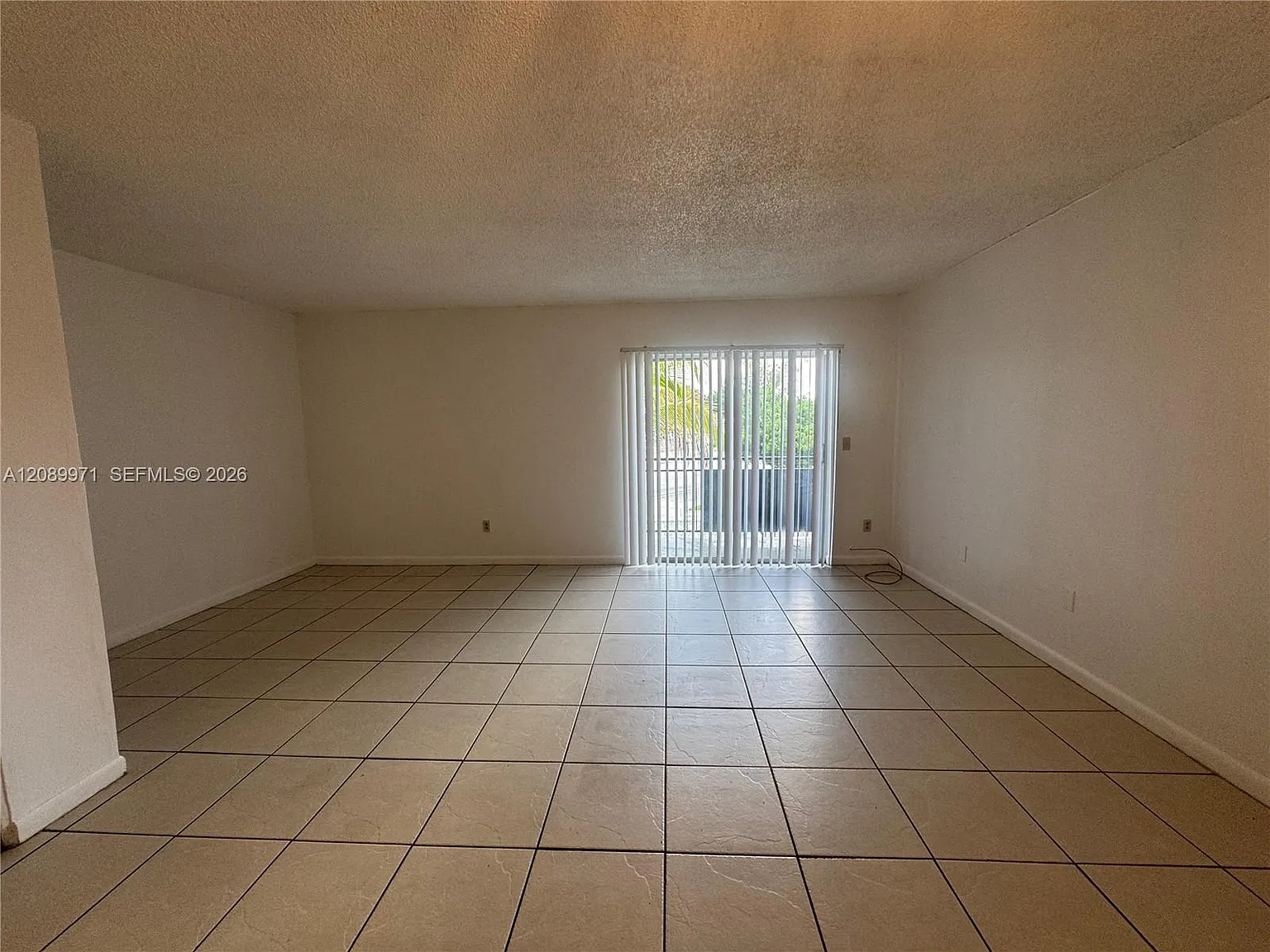 Riviera Terrace Condo — Photo 2