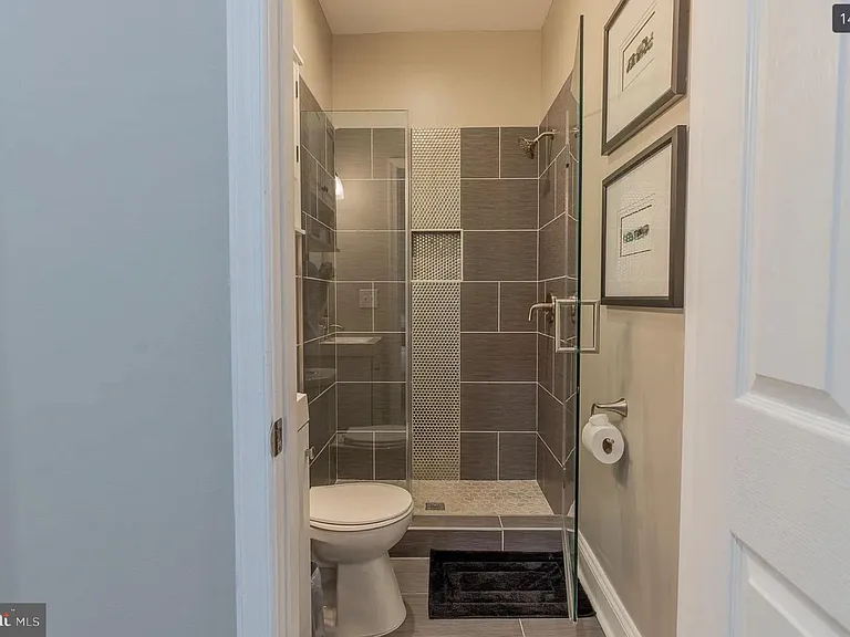 3221 Noble St #3 — Photo 12