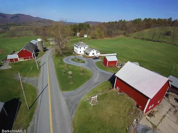 2437 N Pownal Rd, Pownal, VT 05261