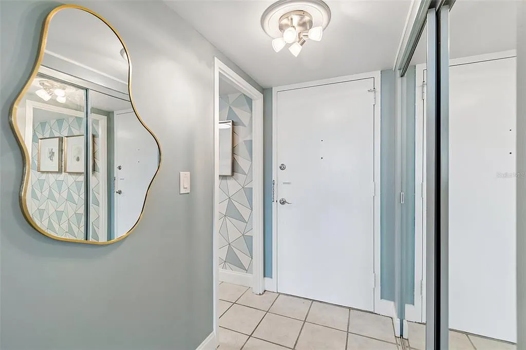 1 bed, 1.0 bath, 656 sqft, $1,900 — Photo 3
