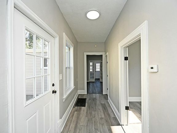 3rd image of 3806 Leslie Ave