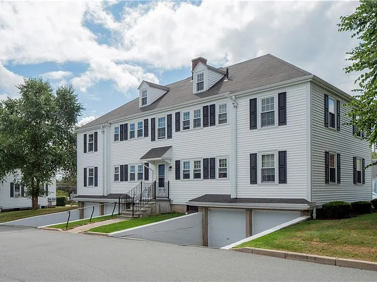 11 Village Ln #B — Photo 28