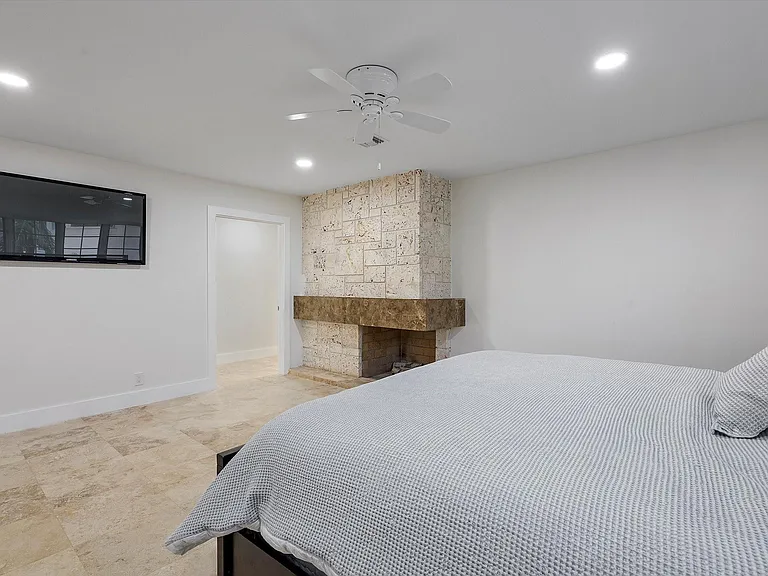 1421 Ponce De Leon Dr — Photo 55