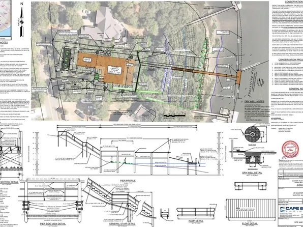 28 Quaker Run Rd, Mashpee, MA 02649