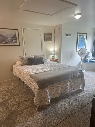 526 King George Ave SW #4 Photo 1