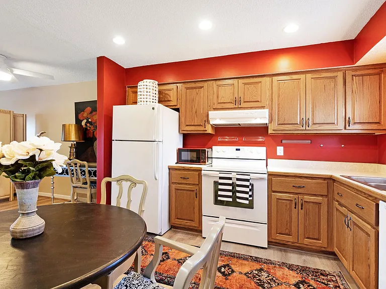 308 Twykingham Pl — Photo 15