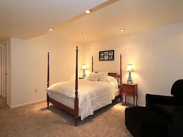 4350 Lyndenwood Cir — Photo 13
