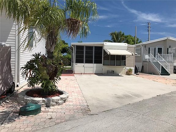 2nd image of 820 Nettles Blvd