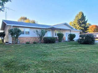 604 Birch St SW, Demotte, IN 46310