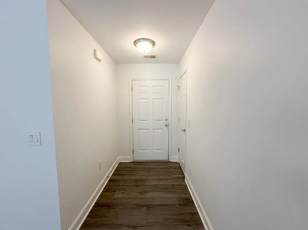 3 bed, 1220 sqft, $2,300 — Photo 2