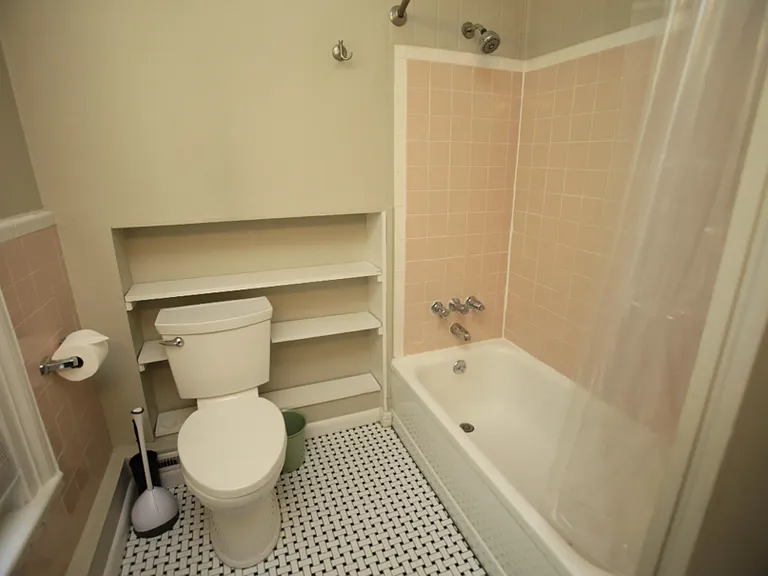 526 S Division St #526-1 — Photo 13
