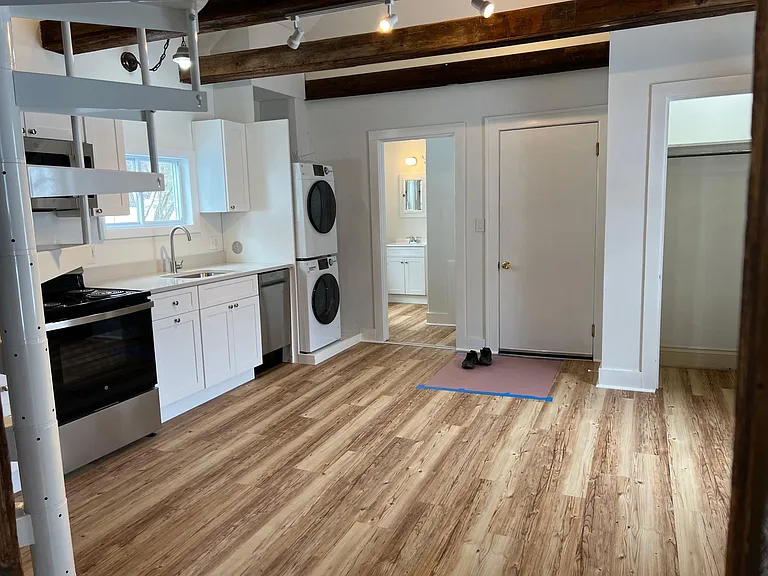 77 Pleasant St #3 — Photo 7