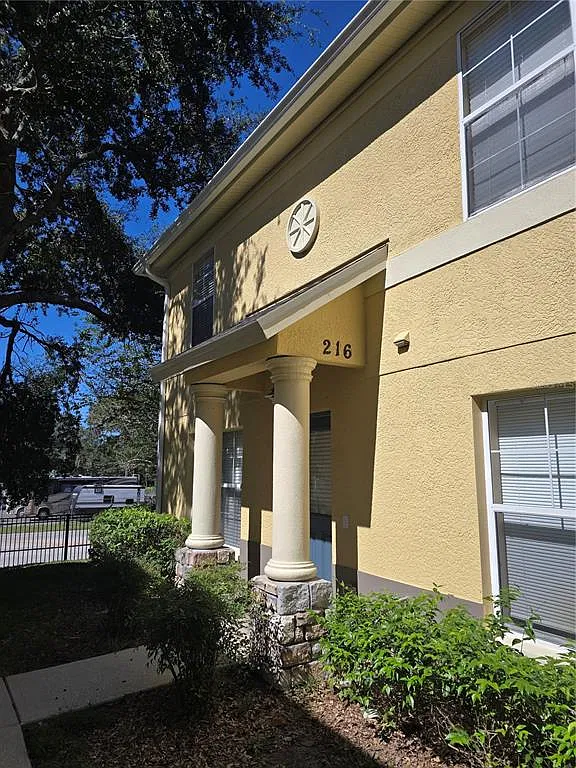 3 bed, 2.5 bath, 1408 sqft, $1,850 — Photo 1