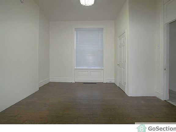5th image of 3929-3931 S Compton Ave