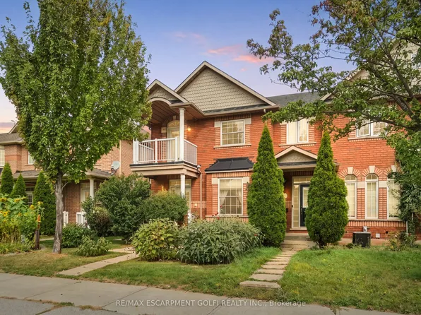 459 Highway Ave #8, Burlington, ON L7T 1K3