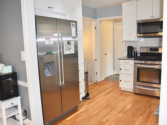 5th image of 1617 Crestwood Dr