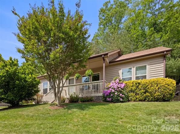 1 Hedgerose Ct #B, Asheville, NC 28805