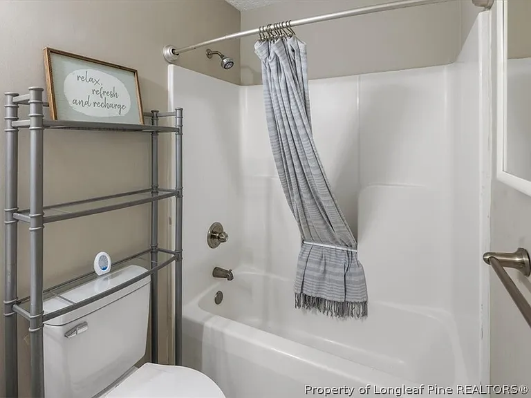 421 Cityview Ln — Photo 31