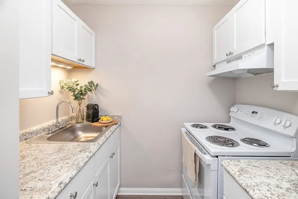 2102 Queen City Avenue — Photo 4