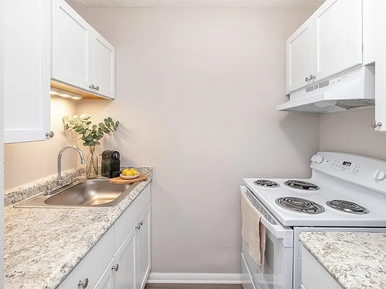 2100 Queen City Ave #207 — Photo 6