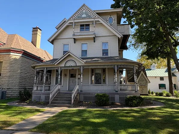 408 Main St #3, Winona, MN 55987