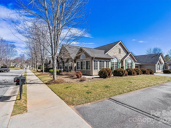 3rd image of 808 Wynnshire Dr #A