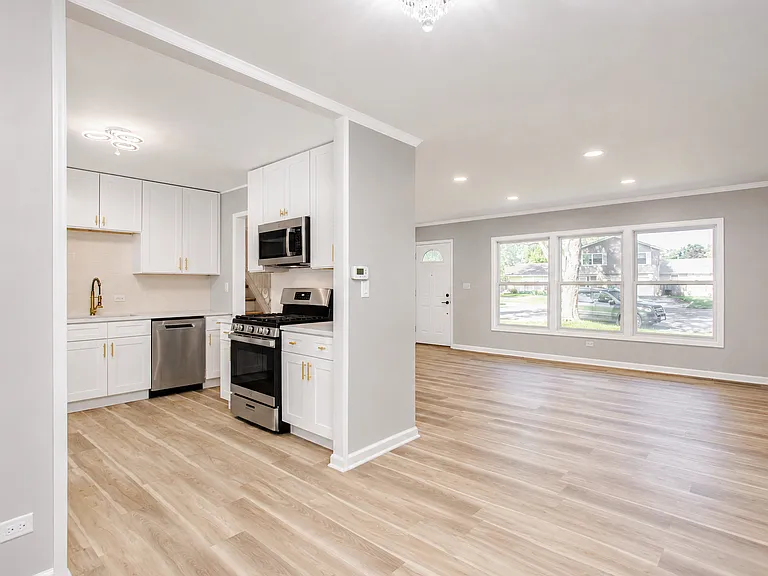 7777 Ramsgate Cir S — Photo 32