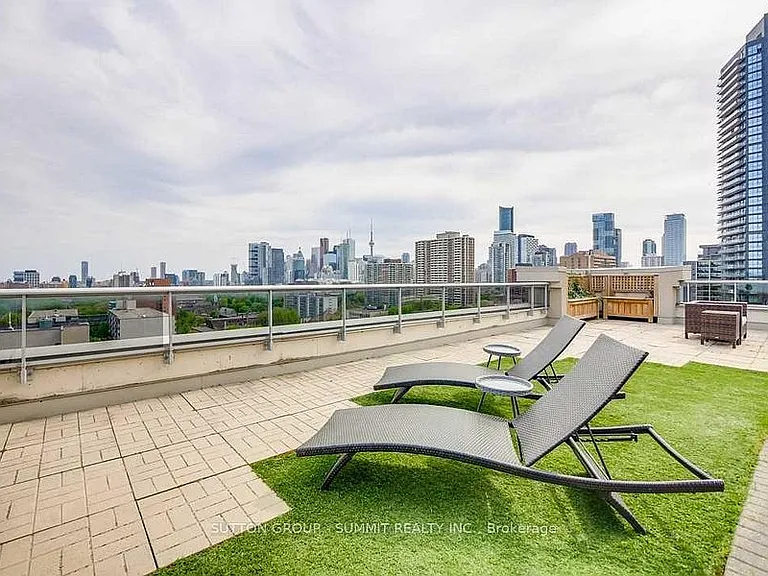 225 Wellesley St E #805 — Photo 8
