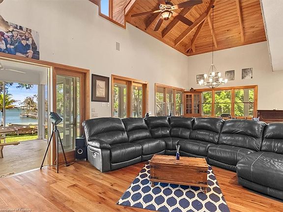 5th image of 60 Bear Point Ln