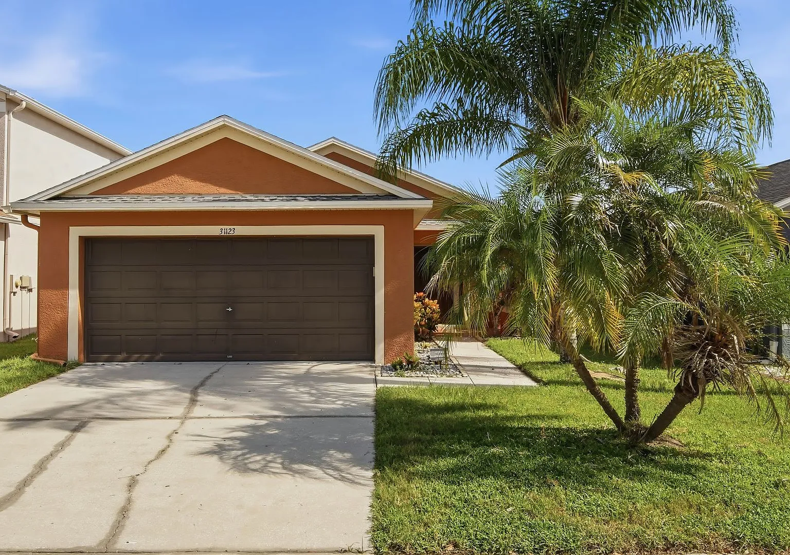 Lake View 3-Bedroom Home with No Rear Neighbors — Photo 1