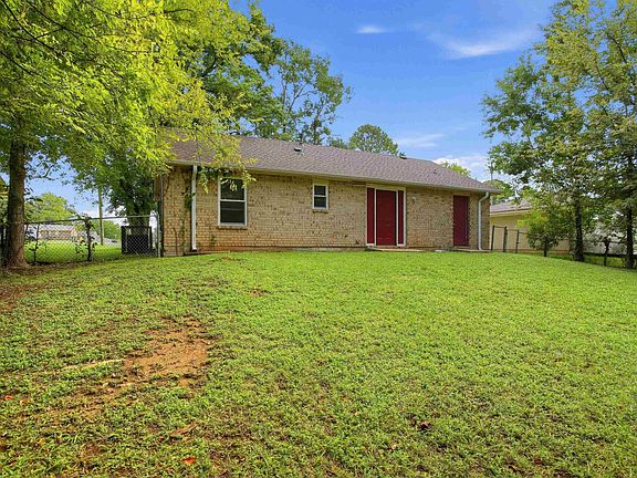 4th image of 3028 Susan Dr
