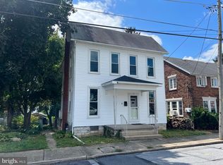 8 E Carpenter Ave, Myerstown, PA 17067