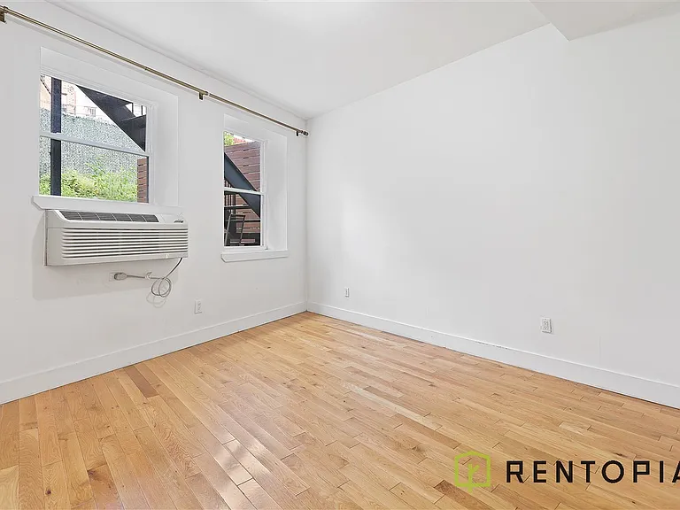 33 Meserole St #1 — Photo 9