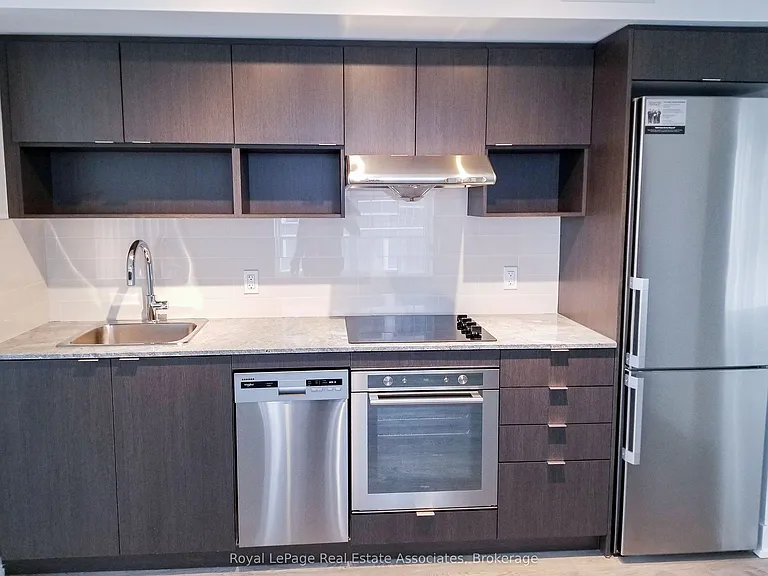 7 Mabelle Ave #602 — Photo 2