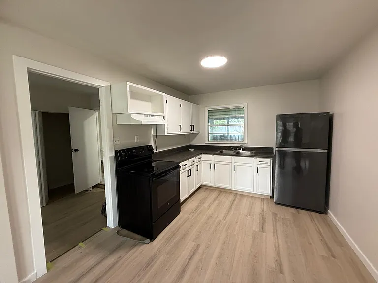 7523 Ridgeway Rd N — Photo 8
