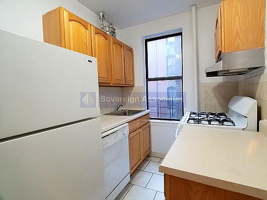4th image of 79 Haven Ave APT 14