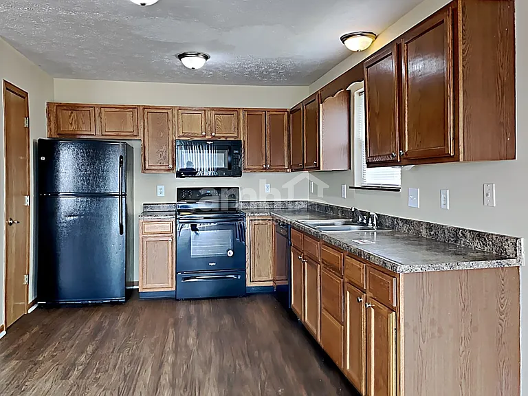 8255 Captain Dr — Photo 3