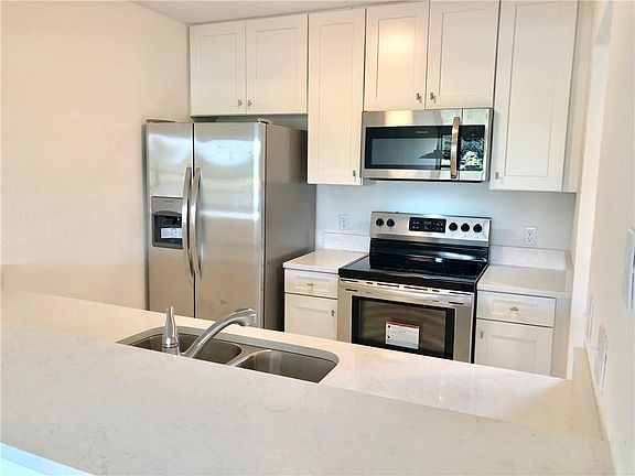 2nd image of 2 Plantation Dr APT 105