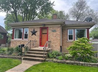 9511 Lexington Ave, Brookfield, IL 60513