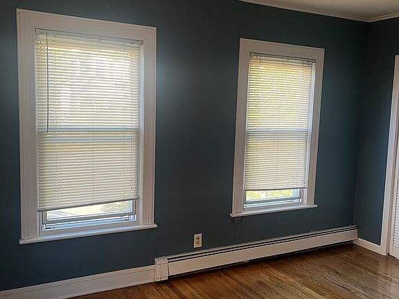4th image of 58 Lewis Ave #2