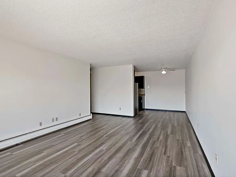 Winnetka Village Apts — Photo 13