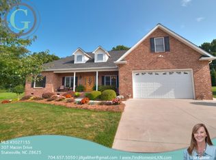 307 Macon Dr, Statesville, NC 28625