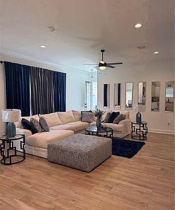 3rd image of 414 Rue Evangeline