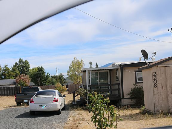 3rd image of 2200-2242 Redwood Ave