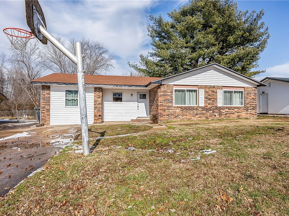 1st image of 1407 W Bishop Dr