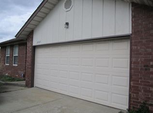 2727 W Mount Vernon St, Springfield, MO 65802