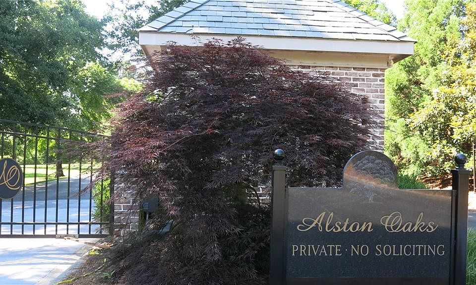 2nd image of 218 Middle Brooke Dr