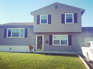 25 Etheridge Dr, Carteret, NJ 07008