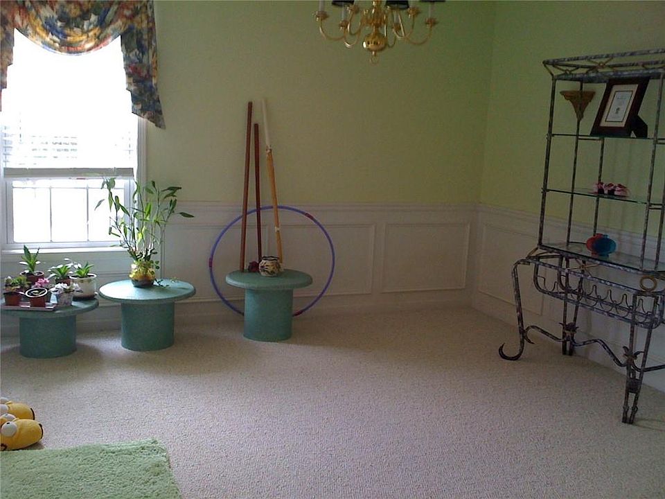 2nd image of 2135 Heatherton Rd
