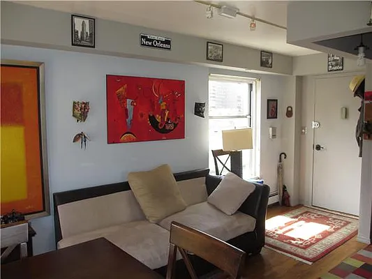 Rented by Bank Neary | media 16